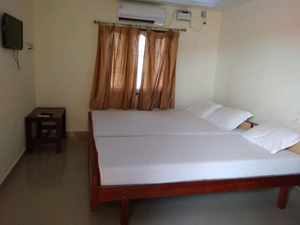 Hotel Sri Murugan Guest House Махабалипурам Екстериор снимка